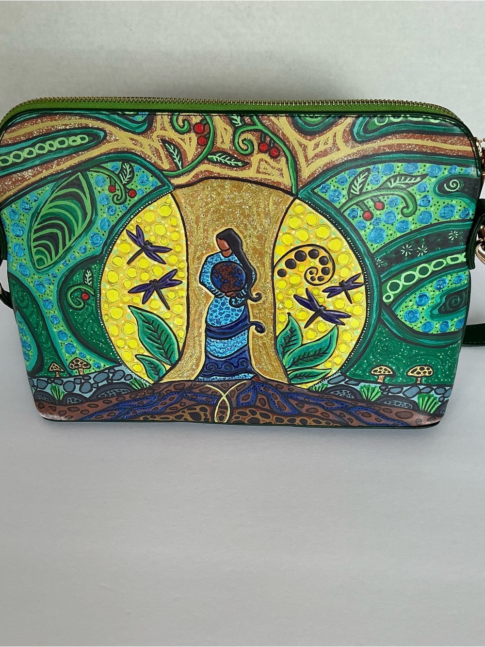 Leah Dorion Strong Earth Woman Art Bag 12” x 8.5” x 3.75” - Picture 4 of 16